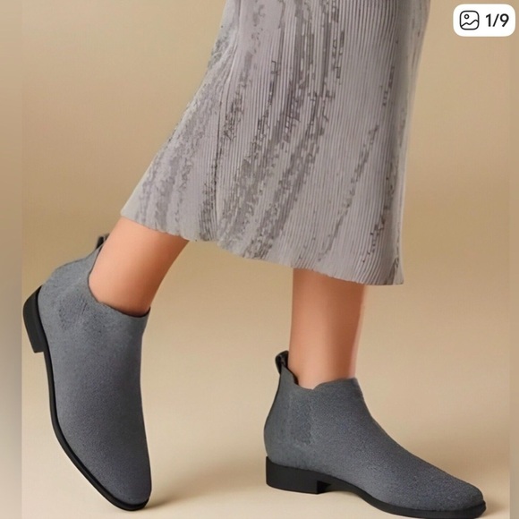 Vivaia Shoes - Vivaia | Ryan Pro navy blue Ankle Boots
Water Repellent Sz 40.5